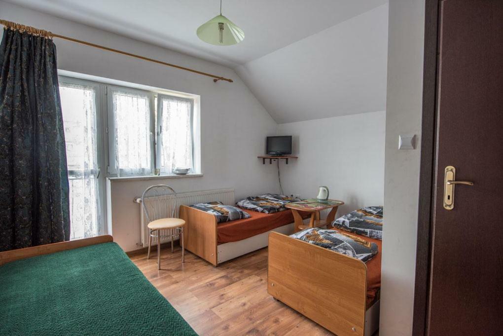Pokoje Goscinne Zloty Potok Jura Krakowsko Czestochowska Dom W Zaciszu Podworka Potok Zloty Extérieur photo